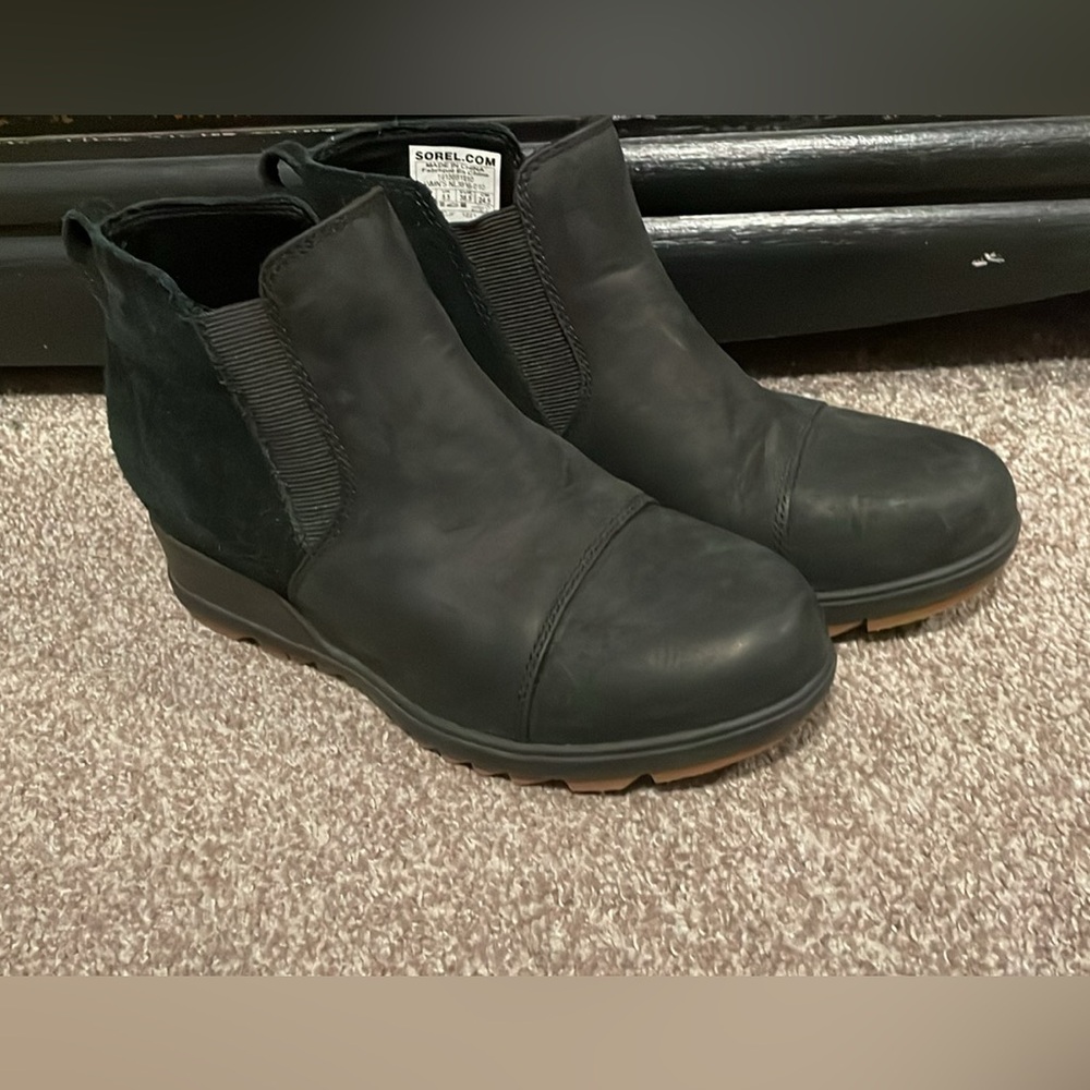 SOREL WOMEN'S EVIE PULL ON BOOTIE
Size 7.5